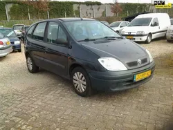Zwart Gebruikt 2001 Renault Scénic MPV | € 1.748 (Iets duurder)