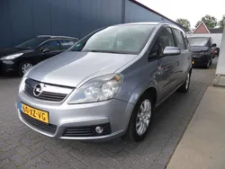 Grijs Gebruikt 2007 Opel Zafira MPV | € 3.250 (Eerlijke prijs)