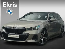 Grijs, metallic lak Gebruikt 2025 BMW 530e M Sport Stationwagen | € 88.450