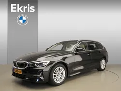 Saphirschwarz metallic (donker zwart metallic) Gebruikt 2020 BMW 318 Comfort Edition Stationwagen | € 35.900