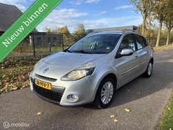 Grijs Gebruikt 2011 Renault Clio GrandTour Collection Stationwagen | € 1.399 (Goede deal)