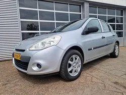 Grijs Gebruikt 2010 Renault Clio II Hatchback | € 1.499 (Eerlijke prijs)