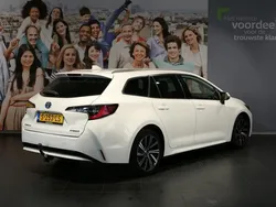 Wit Gebruikt 2023 Toyota Corolla Stationwagen | € 25.850 (Eerlijke prijs)