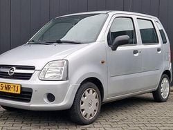 Grijs Gebruikt 2004 Opel Agila Essentia Hatchback | € 950 (Goede deal)