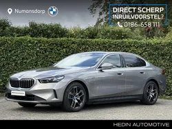 Oxidgrau metallic (grijs metallic) Gebruikt 2024 BMW 530e Comfort Edition Sedan | € 56.895 (Iets duurder)