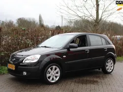 Zwart Gebruikt 2008 Kia Rio Hatchback | € 3.995 (Eerlijke prijs)