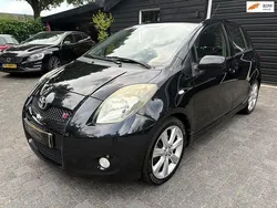 Zwart, metallic lak Gebruikt 2008 Toyota Yaris Hatchback | € 4.500 (Goede deal)