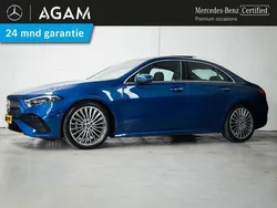 Blauw, metallic lak Gebruikt 2024 Mercedes A180 AMG line Sedan | € 40.950