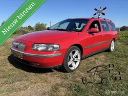 Rood, metallic lak Gebruikt 2001 Volvo V70 Stationwagen | € 799 (Goede deal)