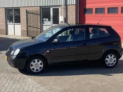 Gebruikt 2002 VW Polo Highline Sedan | € 1.399 (Eerlijke prijs)