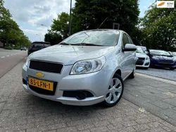 Grijs, metallic lak Gebruikt 2010 Chevrolet Aveo LS Hatchback | € 1.395 (Eerlijke prijs)