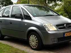 Grijs Gebruikt 2005 Opel Meriva Essentia MPV | € 1.850 (Eerlijke prijs)