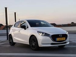 Wit Gebruikt 2022 Mazda 2 Luxury Hatchback | € 16.900 (Eerlijke prijs)