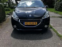 Zwart Gebruikt 2012 Peugeot 208 Envy Hatchback | € 3.950 (Goede deal)