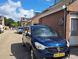 Blauw Gebruikt 2017 Dacia Lodgy Lauréate MPV | € 8.999 (Duur)