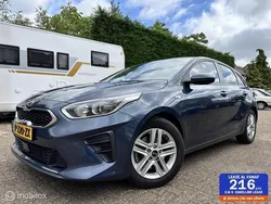 Blauw Gebruikt 2021 Kia Ceed Hatchback | € 13.350 (Eerlijke prijs)