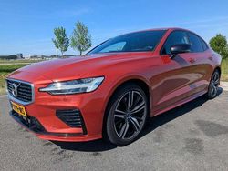Rood Gebruikt 2021 Volvo S60 R-Design Sedan | € 31.900 (Eerlijke prijs)