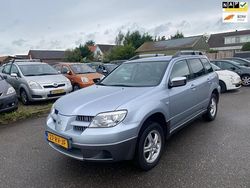 Grijs Gebruikt 2005 Mitsubishi Outlander Invite+ SUV | € 3.950 (Eerlijke prijs)