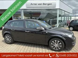 Zwart Gebruikt 2005 Opel Astra Essentia Hatchback | € 3.499 (Duur)