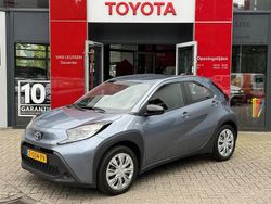Grijs Gebruikt 2024 Toyota Aygo Play Hatchback | € 16.890 (Eerlijke prijs)