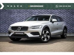 Grijs Gebruikt 2018 Volvo V60 CC Pro Stationwagen | € 36.694 (Eerlijke prijs)