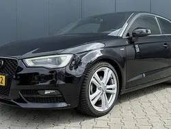 Zwart Gebruikt 2013 Audi A3 Ambition Hatchback | € 8.995 (Iets duurder)