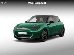 Groen Nieuw 2025 Mini Cooper SE Favoured Hatchback | € 41.990 (Iets duurder)
