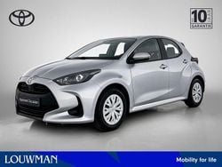 Zilver, metallic lak Gebruikt 2024 Toyota Yaris Limited Hatchback | € 23.245 (Eerlijke prijs)