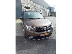 Bruin Gebruikt 2020 Dacia Logan Sedan | € 13.999