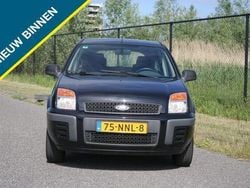 Zwart Gebruikt 2010 Ford Fusion Cool & Sound Edition MPV | € 2.349 (Eerlijke prijs)