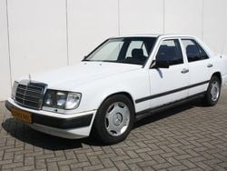 Wit Gebruikt 1985 Mercedes 200 Sedan | € 7.900