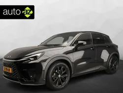 Zwart, metallic lak Gebruikt 2024 Lexus LBX SUV | € 41.900 (Eerlijke prijs)