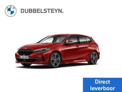 Zwart Gebruikt 2024 BMW 118 Comfort Edition Hatchback | € 52.980