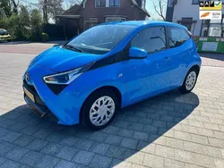 Blauw Gebruikt 2020 Toyota Aygo X-play Hatchback | € 8.999 (Goede deal)