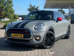 Grijs Gebruikt 2017 Mini ONE Hatchback | € 13.250 (Eerlijke prijs)