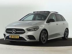 775 iridiumzilver (licht grijs metallic) Gebruikt 2019 Mercedes B180 AMG MPV | € 26.445 (Eerlijke prijs)