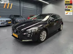 Zwart Gebruikt 2013 Volvo V40 Momentum Stationwagen | € 9.850 (Iets duurder)