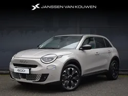Grijs Gebruikt 2025 Fiat 600E La Prima SUV | € 33.945