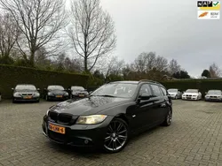Zwart, metallic lak Gebruikt 2010 BMW 318 M Sport Stationwagen | € 6.950 (Duur)