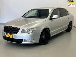 Grijs Gebruikt 2009 Skoda Superb Hatchback | € 3.950 (Goede deal)