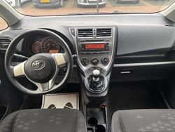 Bruin (metallic) Gebruikt 2015 Toyota Verso-S Stationwagen | € 6.500 (Super prijs)