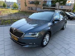 Grijs Gebruikt 2016 Skoda Superb Business Line Stationwagen | € 13.250 (Eerlijke prijs)