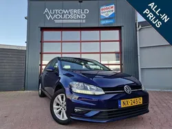 Blauw Gebruikt 2017 VW Golf VII Trendline Hatchback | € 9.395 (Eerlijke prijs)