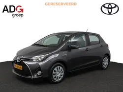 Grijs Gebruikt 2016 Toyota Yaris Hybrid Trend Hatchback | € 14.950 (Goede deal)