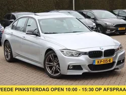 Grijs Gebruikt 2016 BMW 330e M Sport Sedan | € 18.999 (Goede deal)