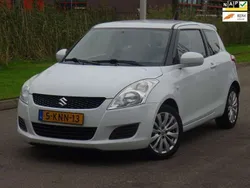 Wit, metallic lak Gebruikt 2013 Suzuki Swift Hatchback | € 3.499 (Goede deal)