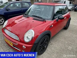 Rood, metallic lak Gebruikt 2006 Mini ONE Seven Hatchback | € 2.995 (Eerlijke prijs)