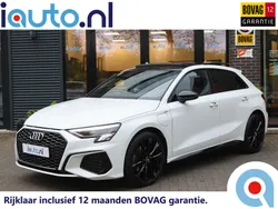 Wit Gebruikt 2022 Audi A3 Sportback e-tron S-Line Sedan | € 33.745 (Eerlijke prijs)