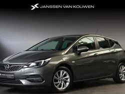 Grijs Gebruikt 2020 Opel Astra Business Edition Hatchback | € 15.395 (Eerlijke prijs)