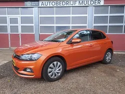 Oranje, metallic lak Gebruikt 2020 VW Polo Comfortline Hatchback | € 14.950 (Goede deal)